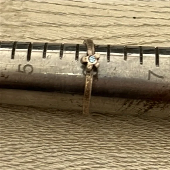 Silver Tone Blue Crystal Flower Ring - Picture 3 of 3